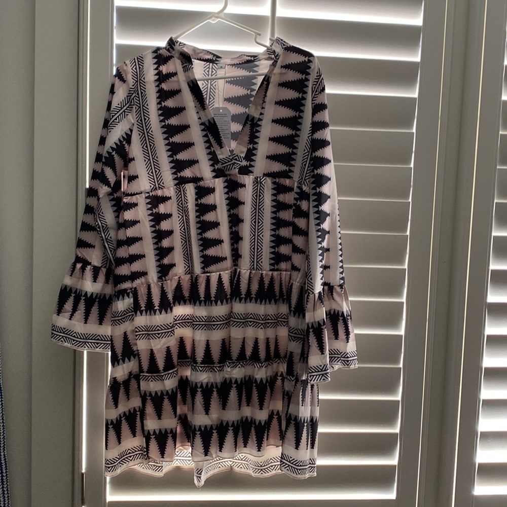 Size M Geo print dress
